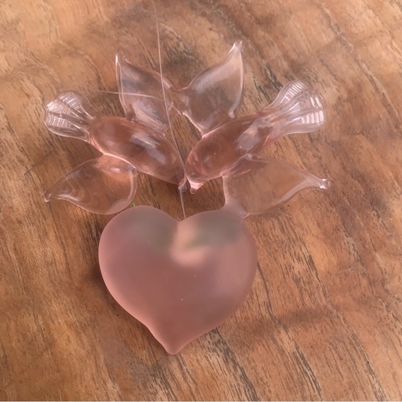 Rare Art Glass in Three Types of Glass in Shape of Two Birds Carrying a Heart - Picture 6 of 9